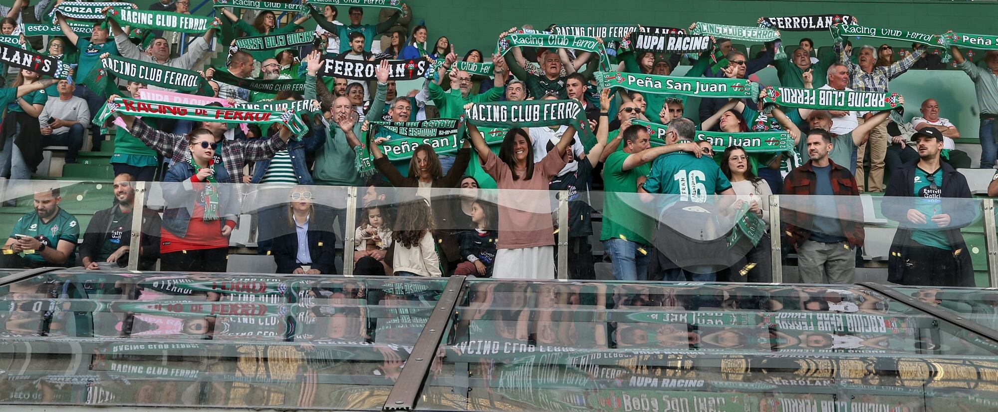 Aficionados en A Malata durante el Racing-Leganés (foto: Cadena SER)