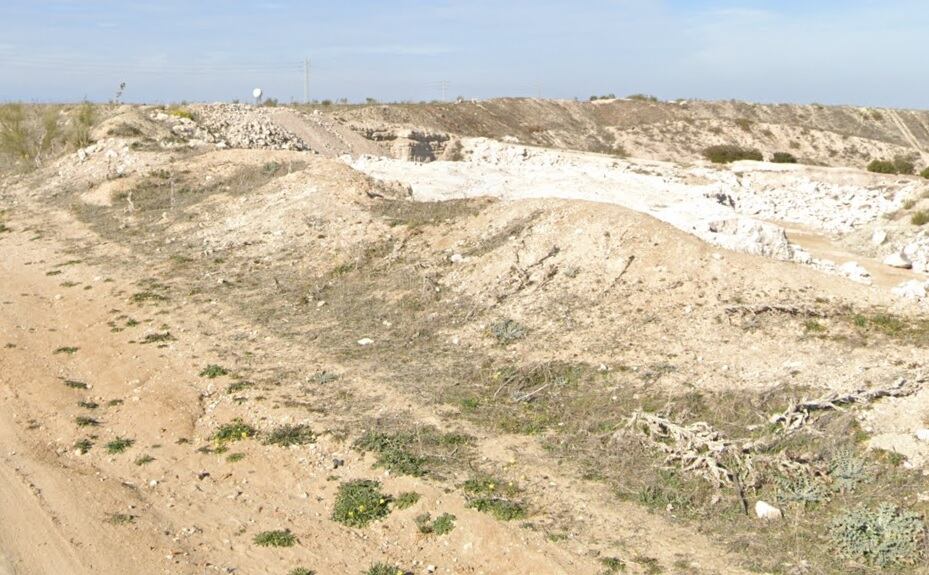 Camino de Torrejón de Velasco pertenecientes al Monte Bomberos de Castilla, cercano al cerro Batallones y a la mina de sepiolita