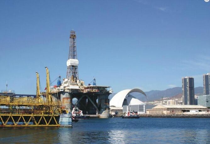Plataforma petrolífera en Santa Cruz de Tenerife