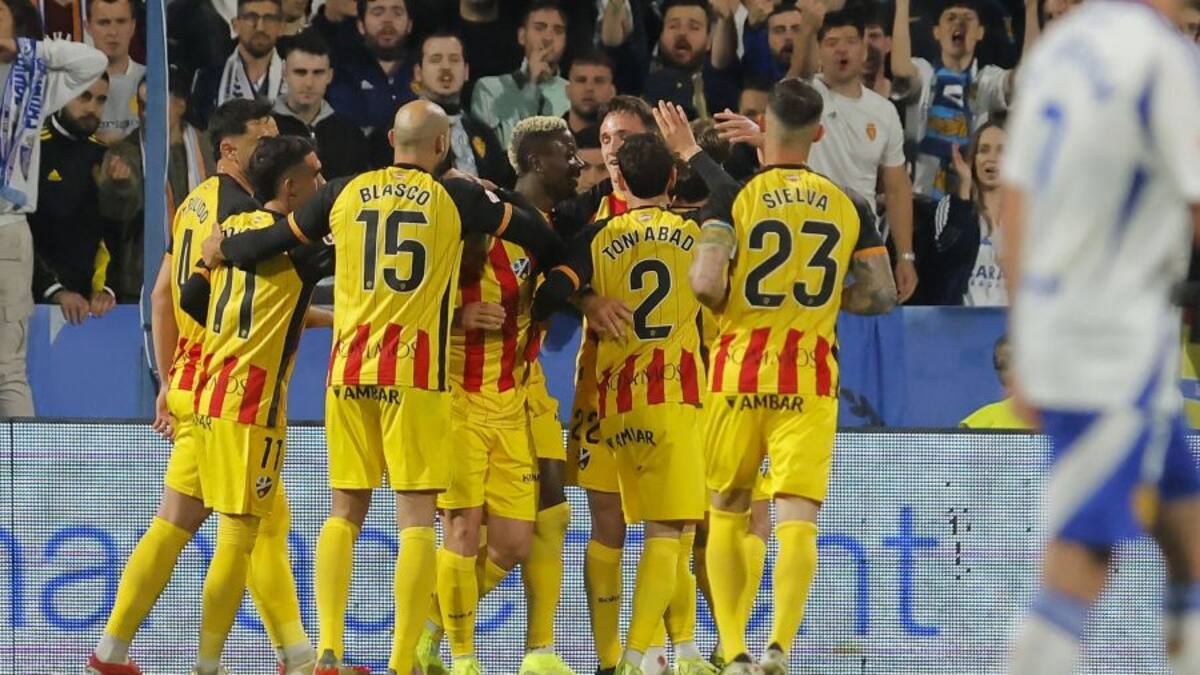 El Huesca suma un empate en Zaragoza para seguir enganchado al playoff