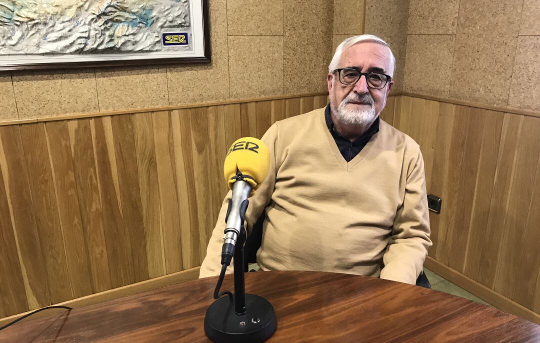 José Luis Muñoz en los estudios de SER Cuenca.