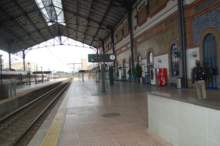 Imagen de la única estación de trenes que dispone actualmente Jerez