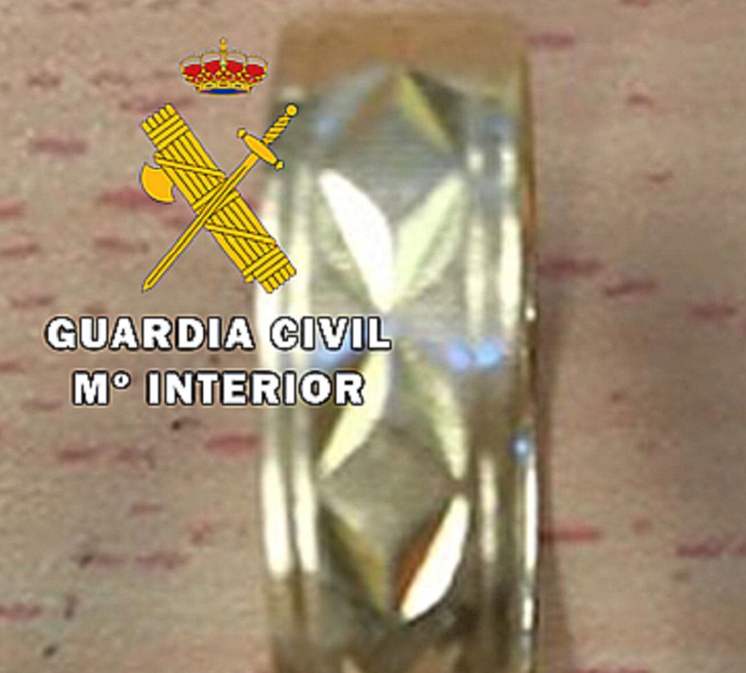 Anillo sustraido