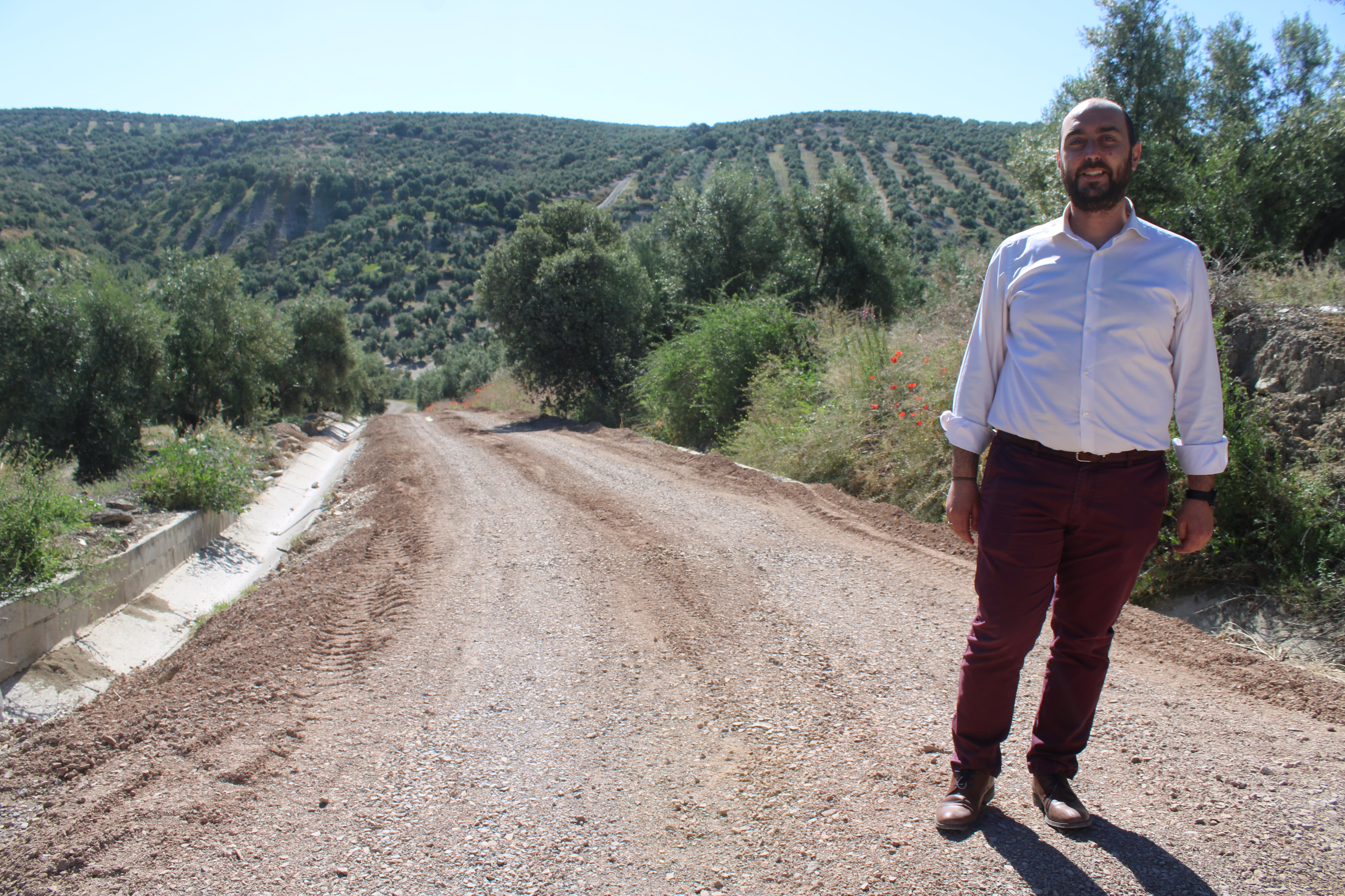 El Área de Agricultura mejora varios caminos de Úbeda dañados por las últimas lluvias