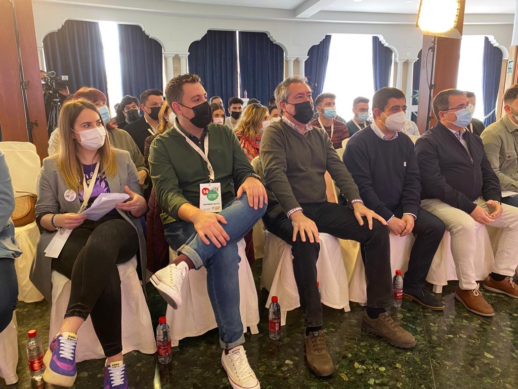 Juan Espadas junto a Francisco Reyes en su visita a Andújar