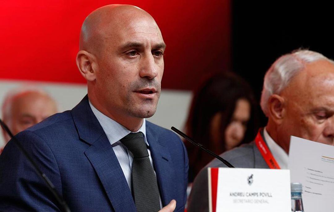 Luis Rubiales busca un plan a gran escala para el fútbol no profesional