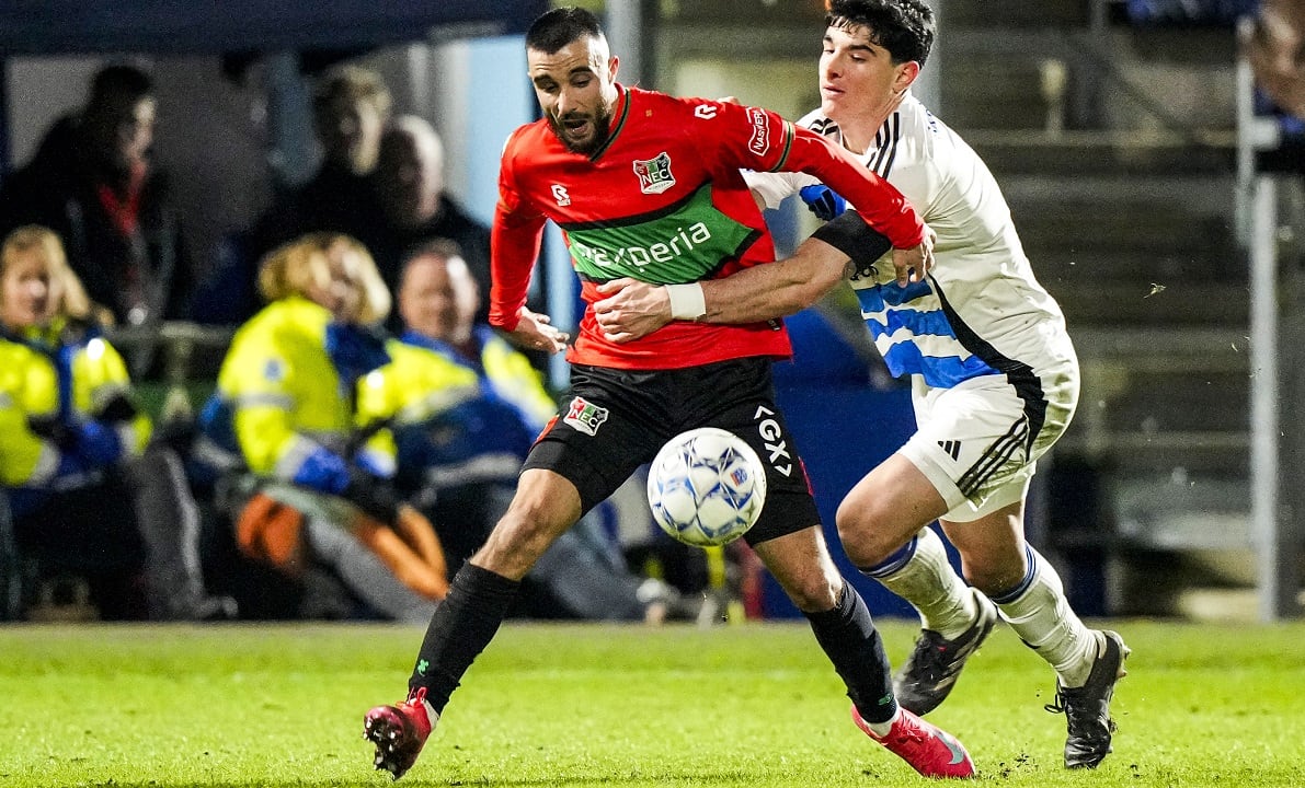 ZWOLLE - (l-r) Rober Gonzalez of NEC Nijmegen, Anselmo Garcia Mac Nulty of PEC Zwolle during the Dutch Eredivisie match between PEC Zwolle and NEC at MAC3Park stadium on Jan. 11, 2025 in Zwolle, Netherlands. ANP TOBIAS KLEUVER (Photo by ANP via Getty Images)