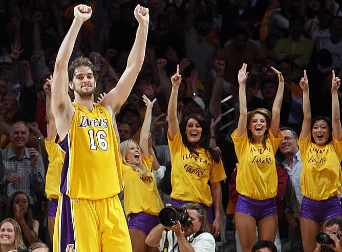 Pau Gasol celebra el triunfo angelino