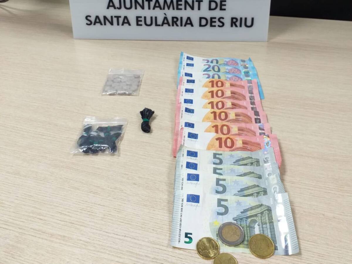 Detienen a un joven en Santa Eulària con pastillas de anfetamina y varias dosis de cocaína