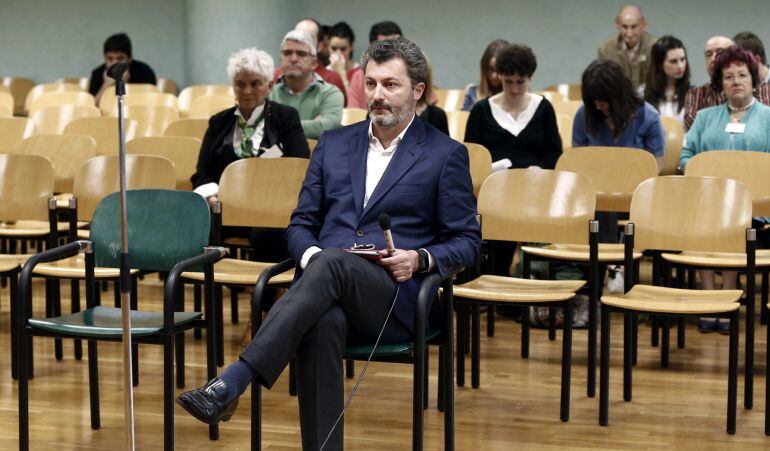 El exdiputado del PP Santiago Cervera, en la sala del Palacio de Justiacia de Navarra