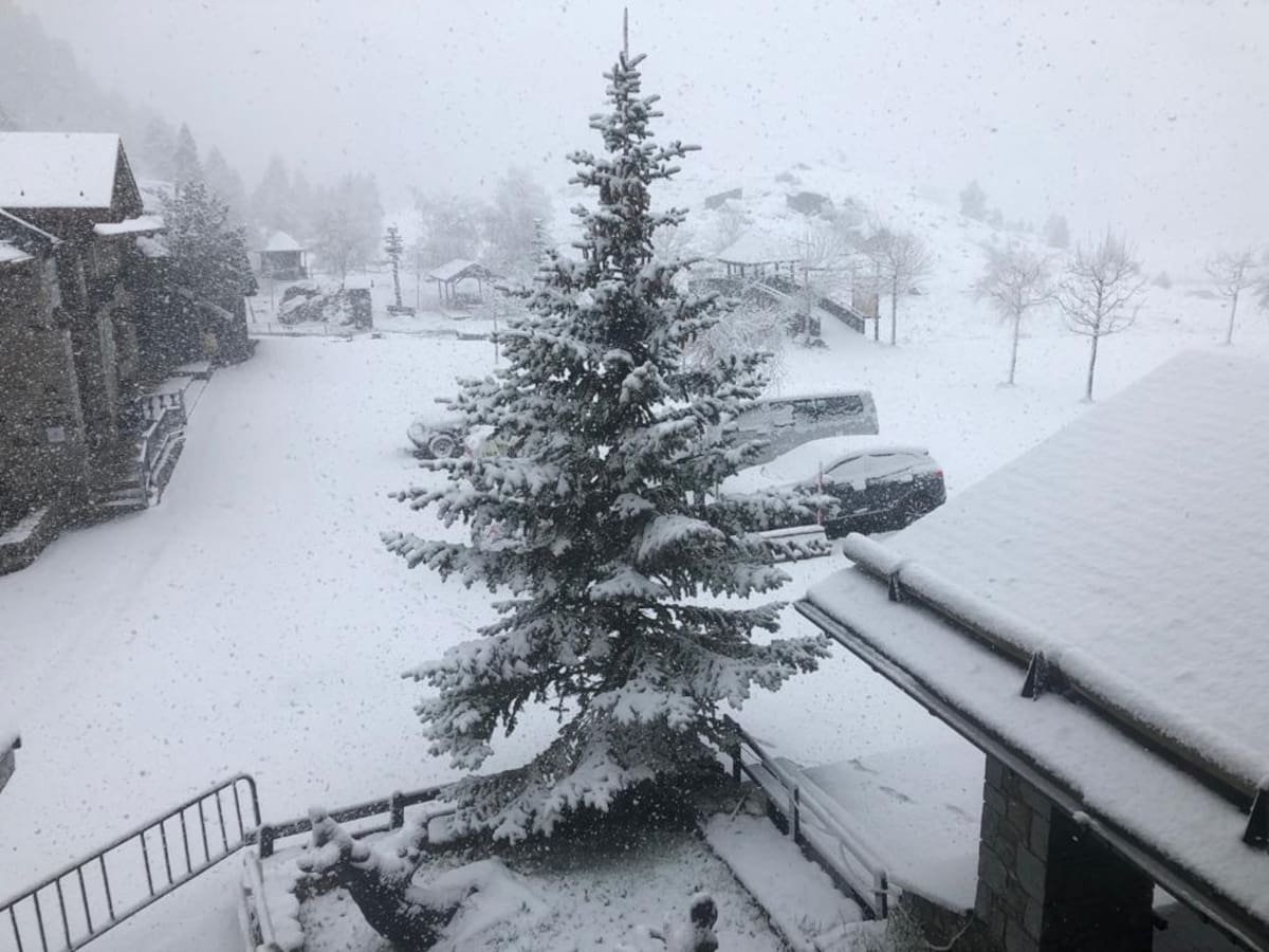 La nieve vuelve al Pirineo