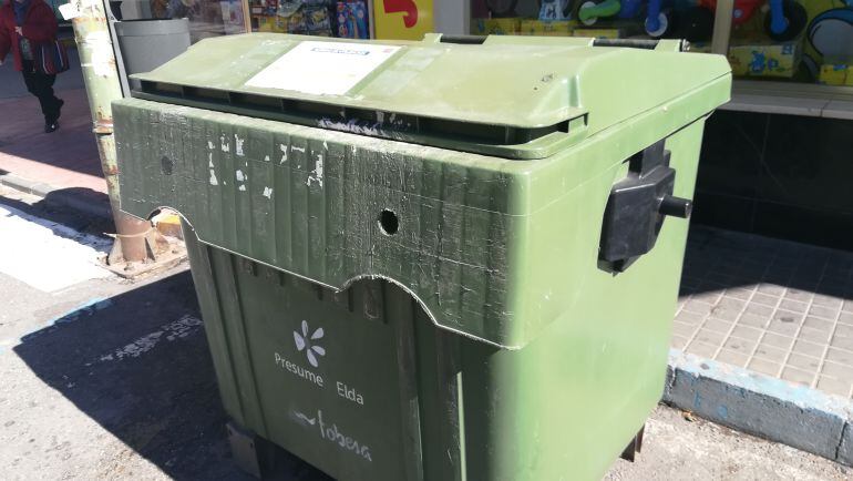 Contenedor de basura en Elda 