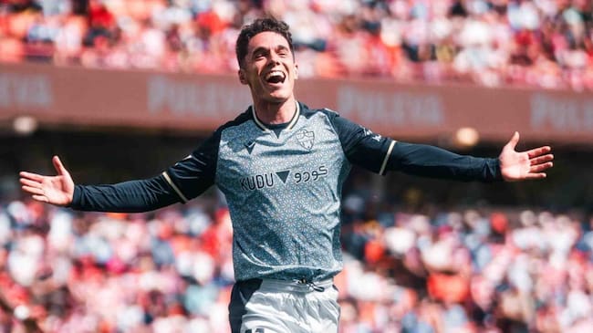 La felicidad de Sergio Arribas es la de toda una provincia. El Almería gana 2-4 en Los Cármenes y se coloca en ascenso directo con 67 puntos.