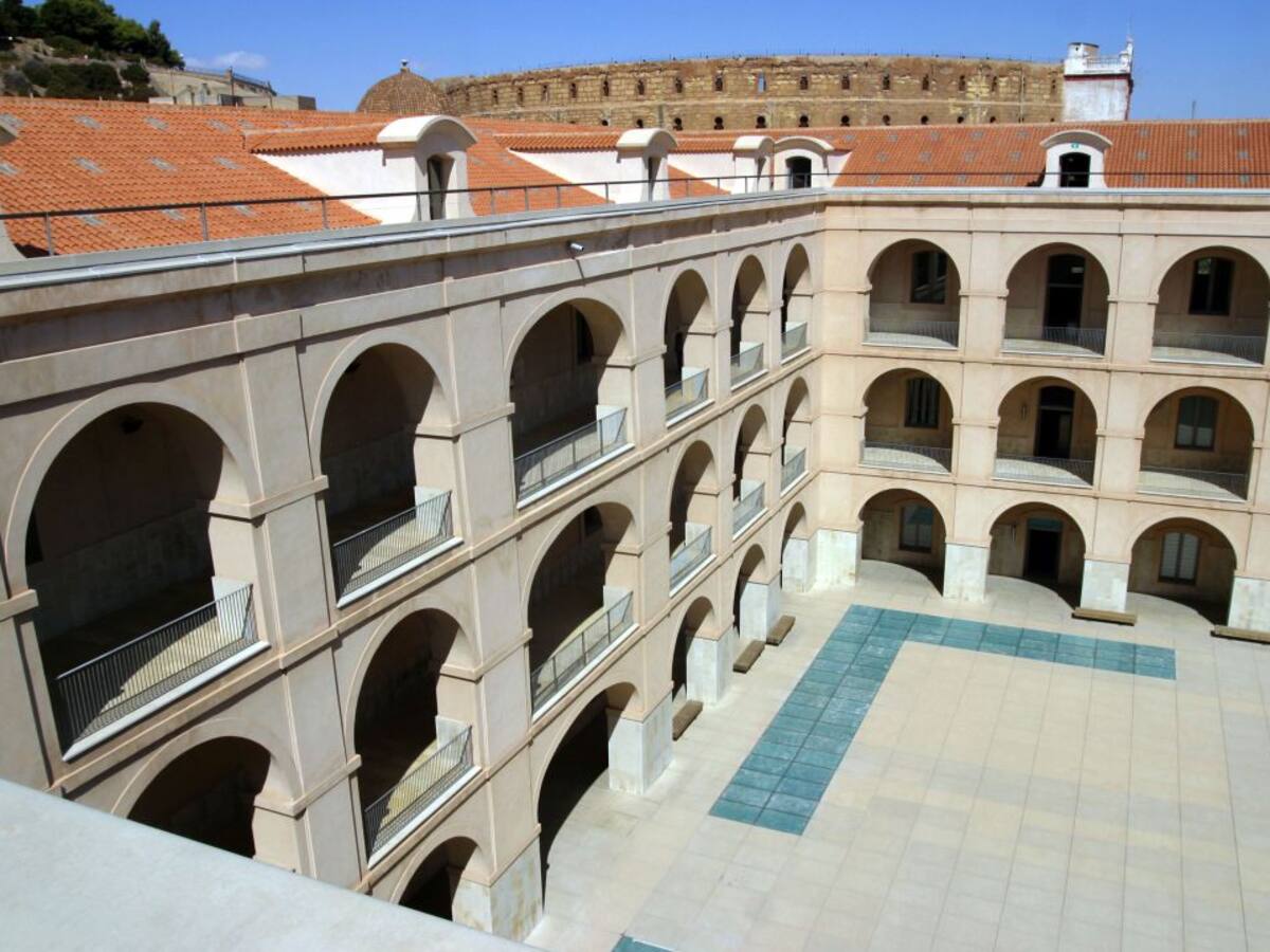 La UPCT ofrece sus espacios a Salud Pública para llevar a cabo la vacunación masiva