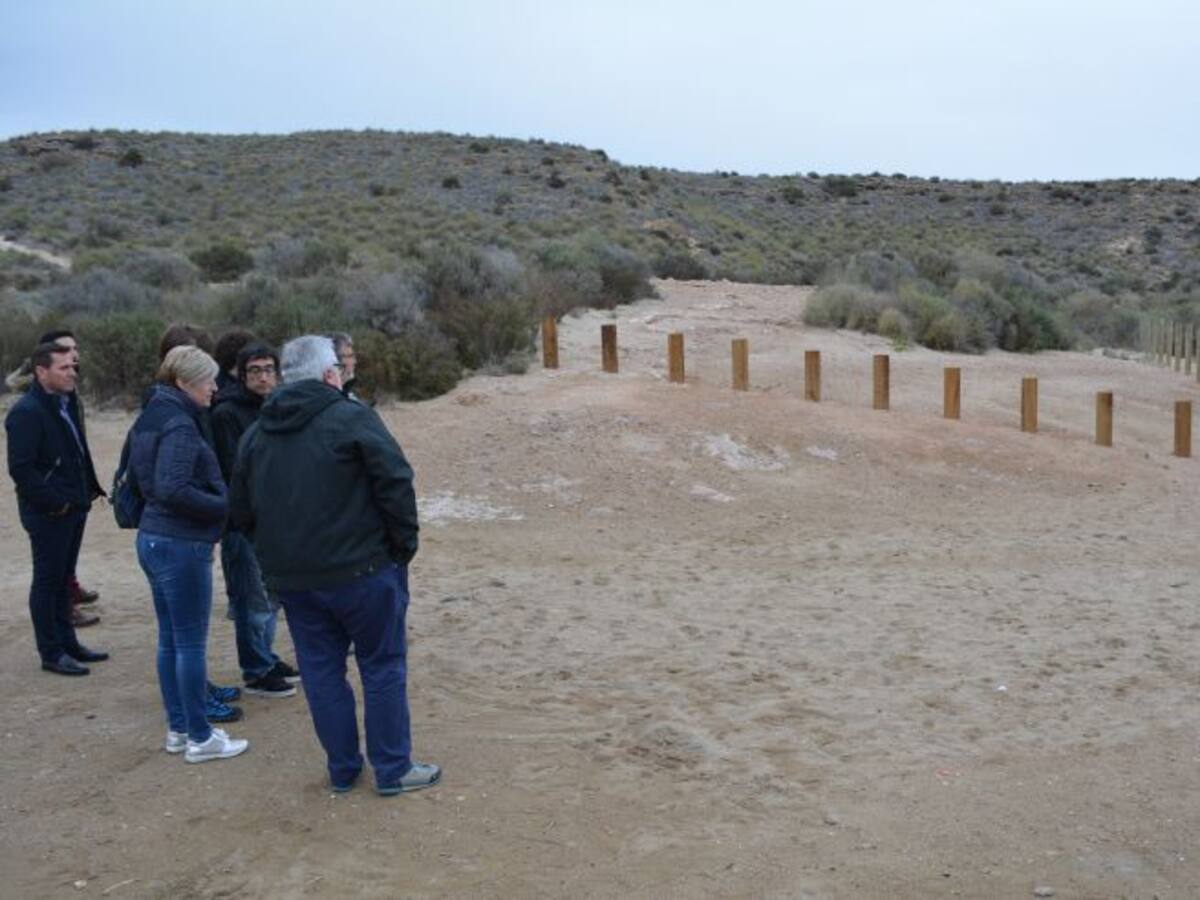 Las Cuatro Calas de Águilas, protegidas del daño de los coches