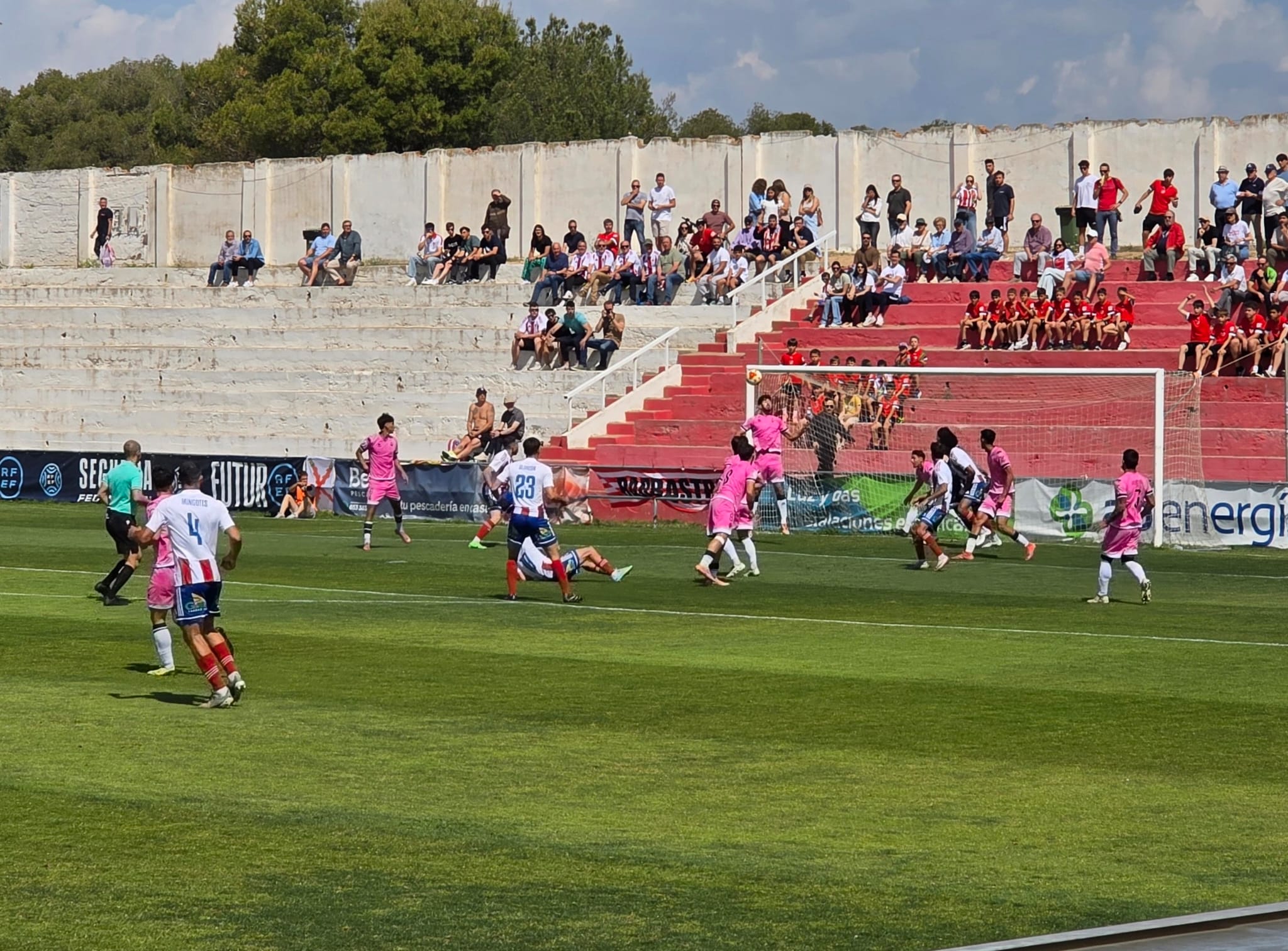 El Barbastro tiene en su mano la permanencia