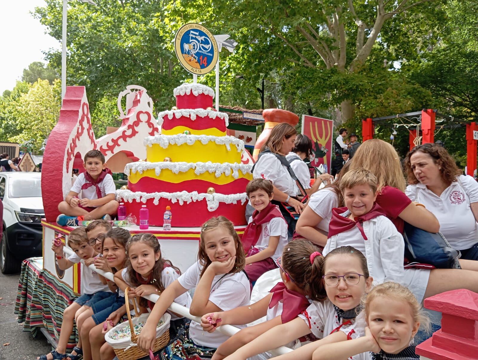 Numerosos niños han participado en la Batalla de Flores