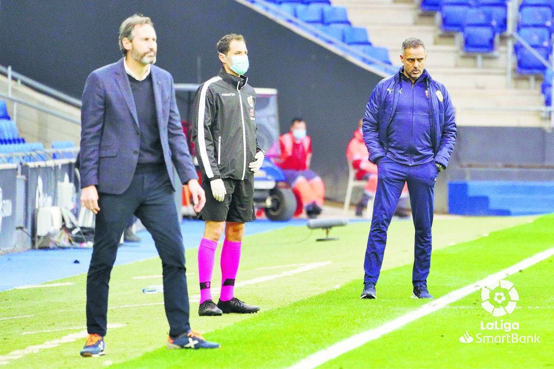 Vicente Moreno y José Gomes en el RCDE Stadium.