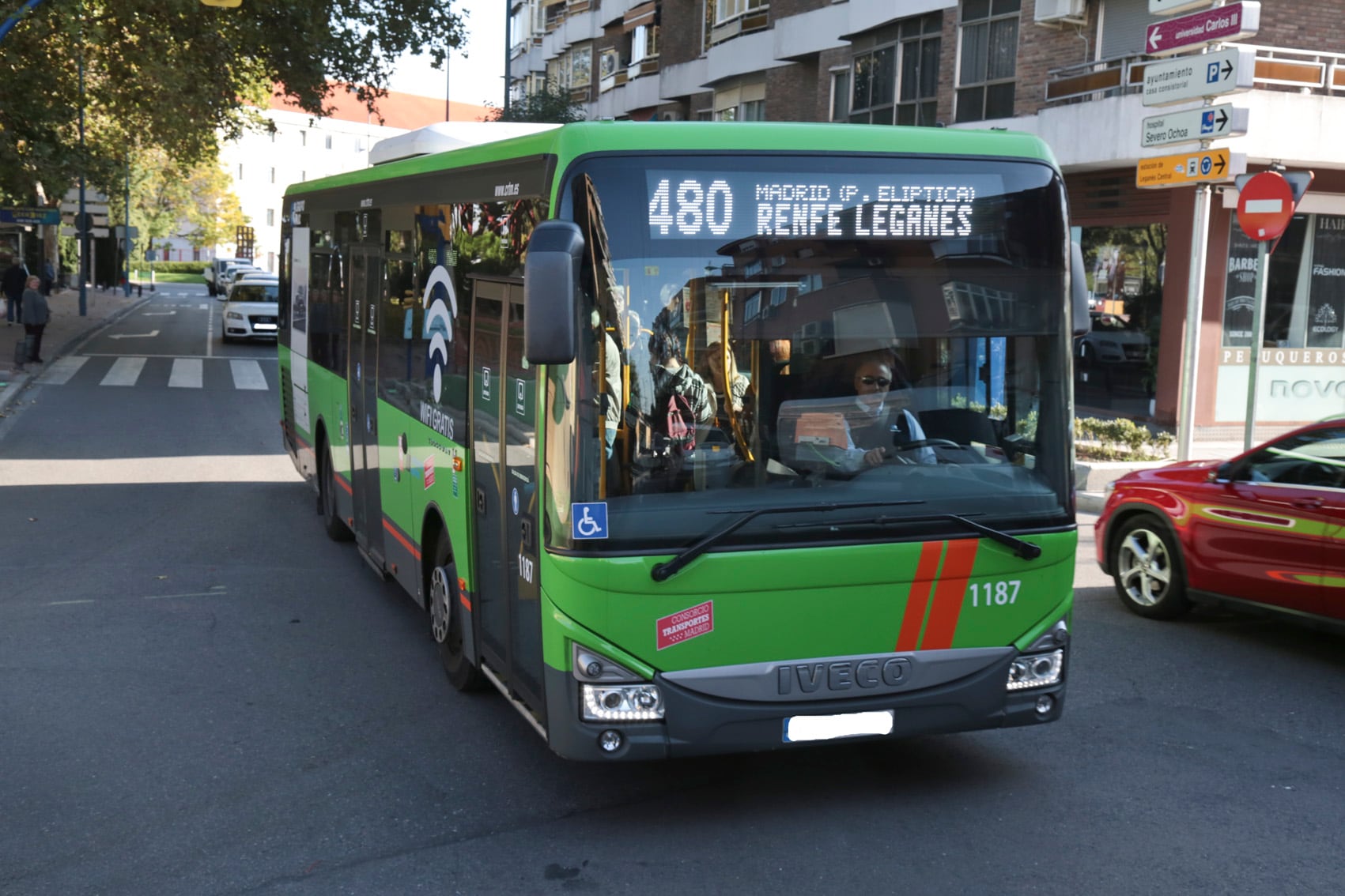 Según el Ayuntamiento, la Comunidad plantea eliminar el línea 480 de autobús interurbano