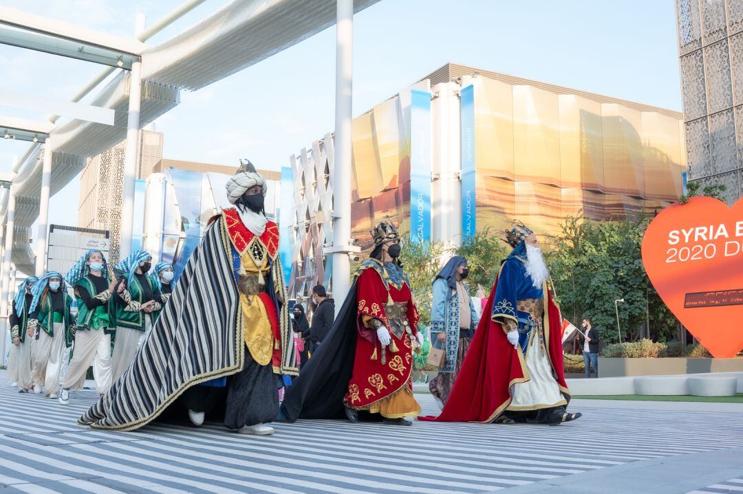Atuendo de los Reyes Magos de Alcoy en la Expo de Dubai