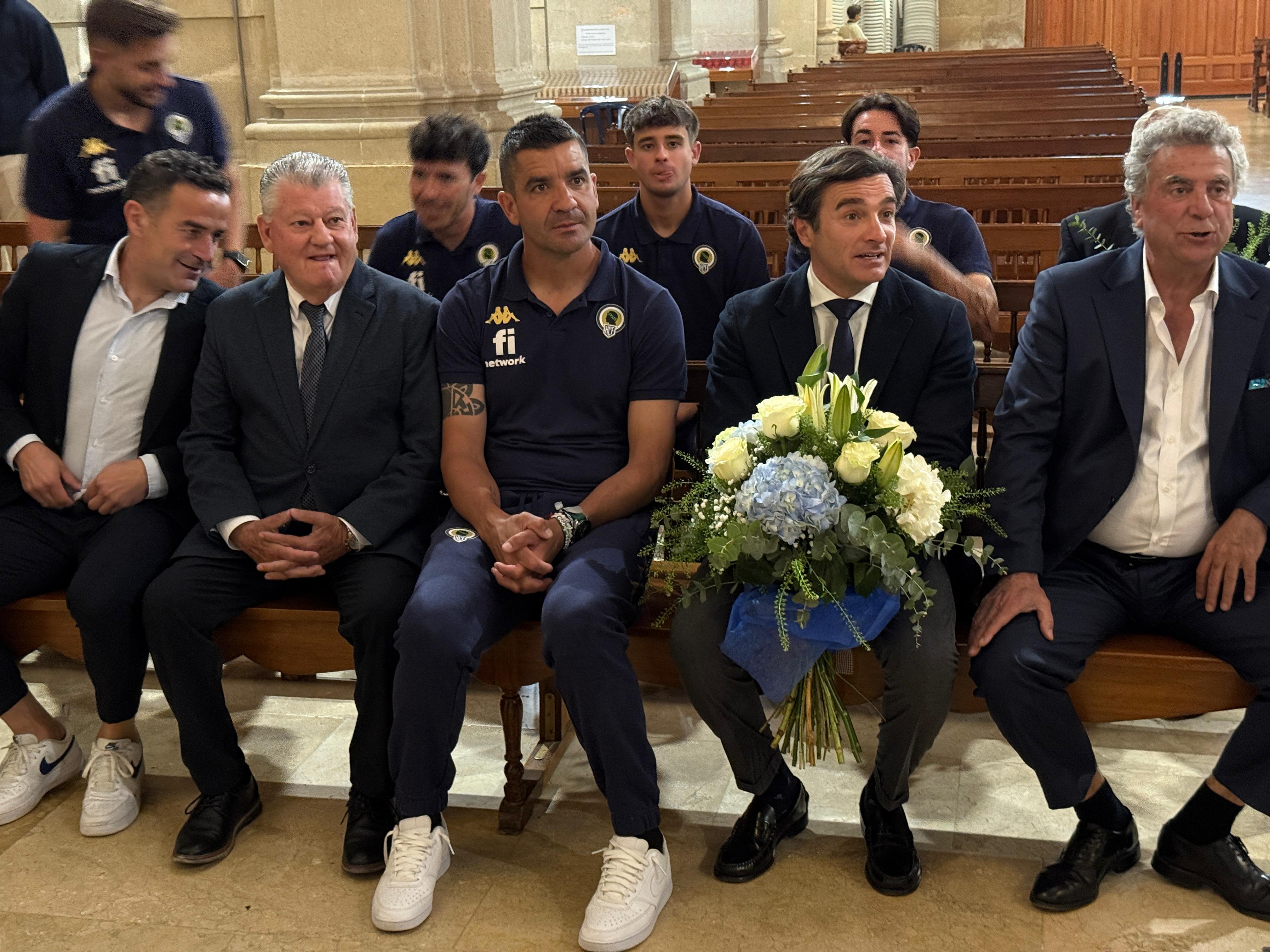 Rubén Torrecilla, junto Paco Peña, Valentín Botella, Carlos Parodi y Enrique Ortiz, propietario