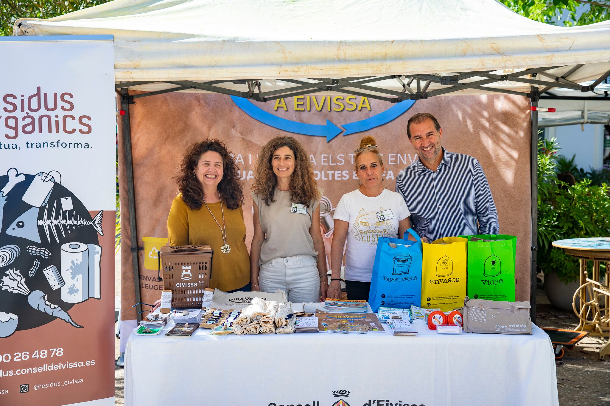 El Consell de Ibiza ha instalado una mesa informativa en el Paseo Vara de Rey