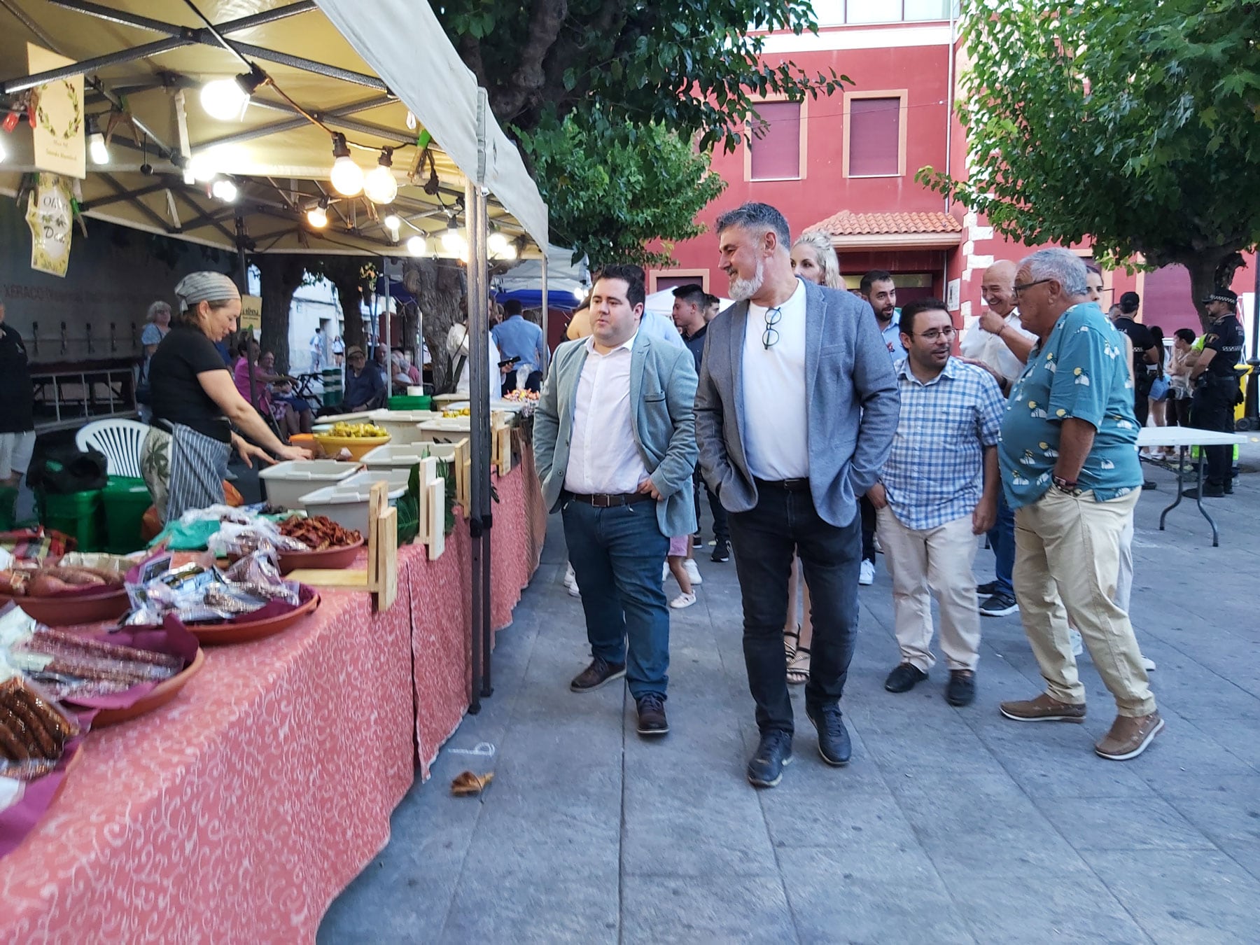 La comitiva ha recorregut les diferents parades de la Fira