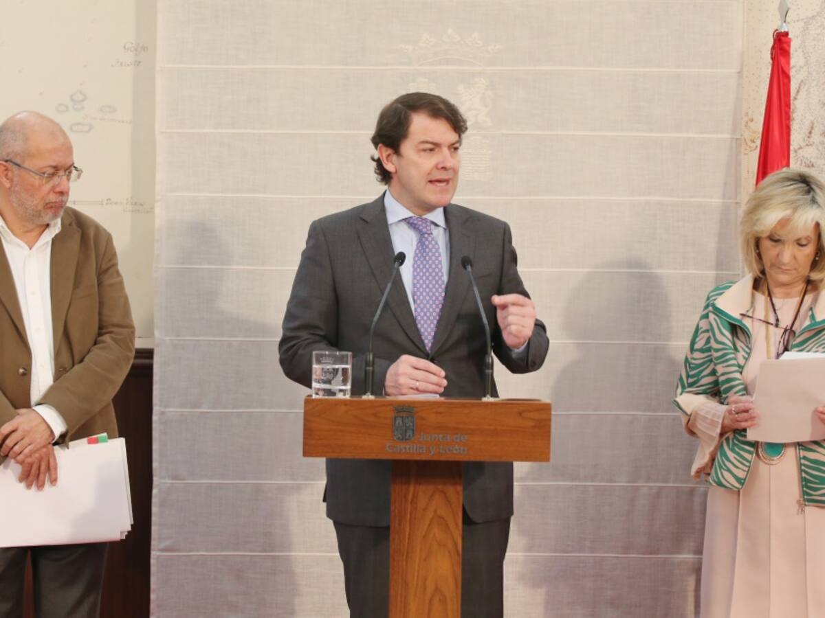 La Junta suspende la actividad docente y pide el estado de alarma