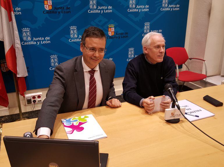Eduardo García, Gerente de Servicios Sociales y Luis Domingo González, Delegado Territorial de la Junta de Castilla y León.