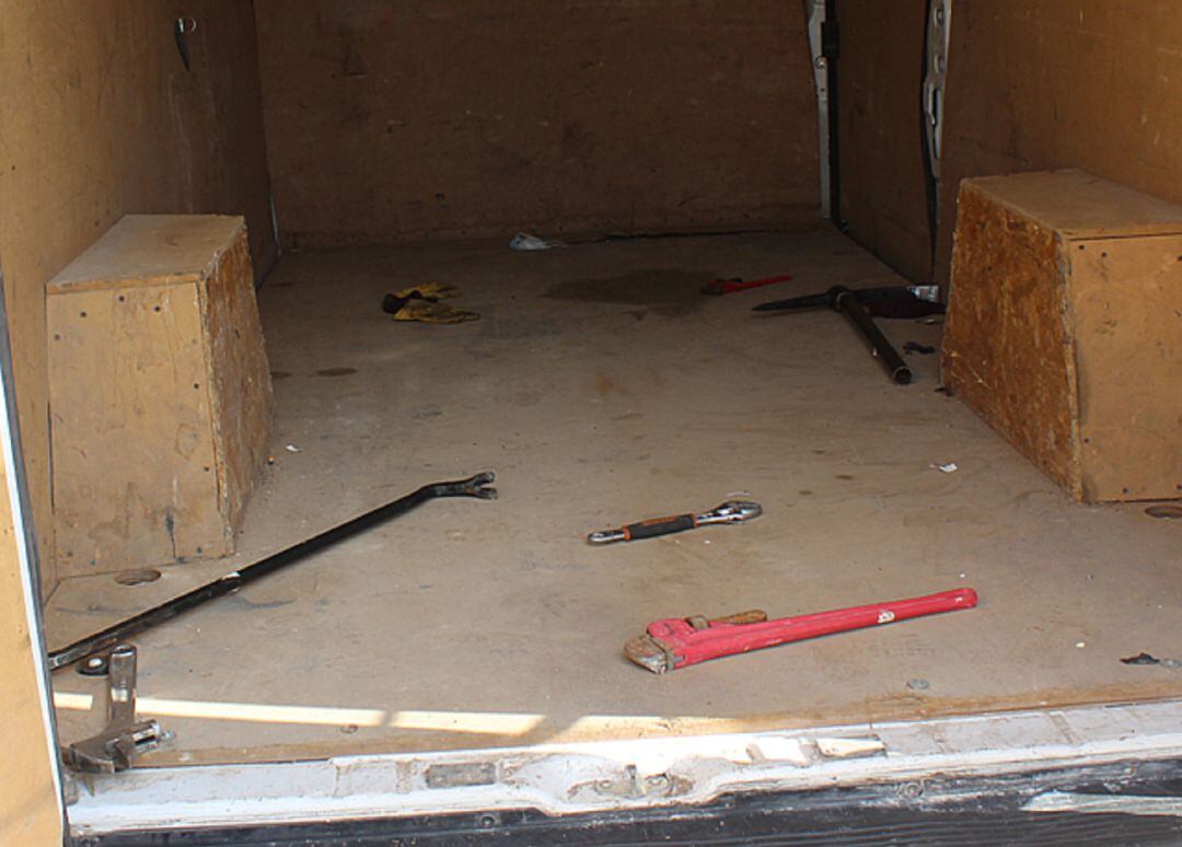 Interior de la furgoneta interceptada