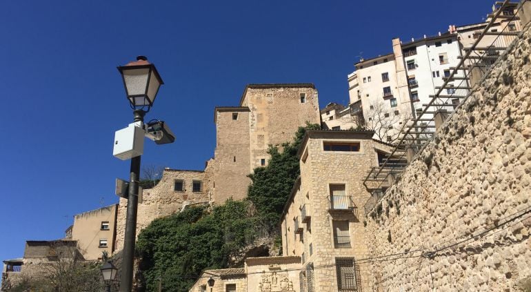 Las cámaras del casco antiguo de Cuenca ya multan con 100 euros a los infractores.