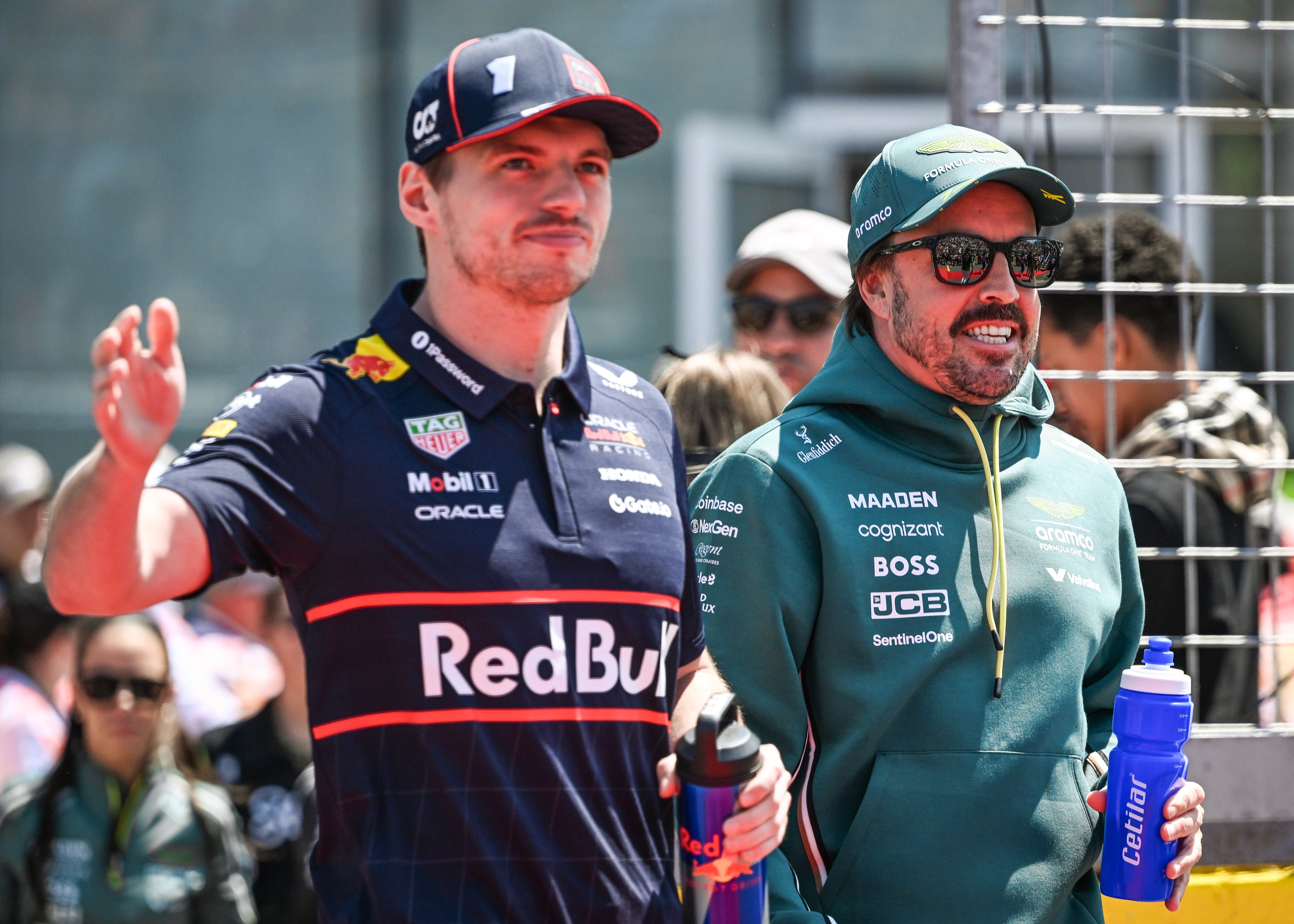 Max Verstappen y Fernando Alonso durante el Gran Premio de Canadá