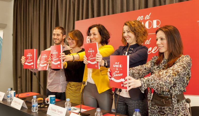 El primer libro para las parejas de los pacientes mediante crowfunding