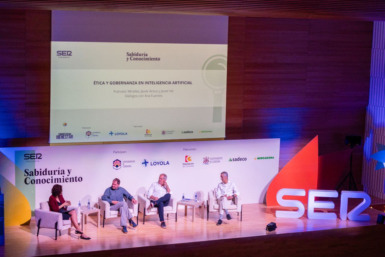 Javier Aroca, Javier No, Francesc Miralles y Ana Fuentes en el mesa.