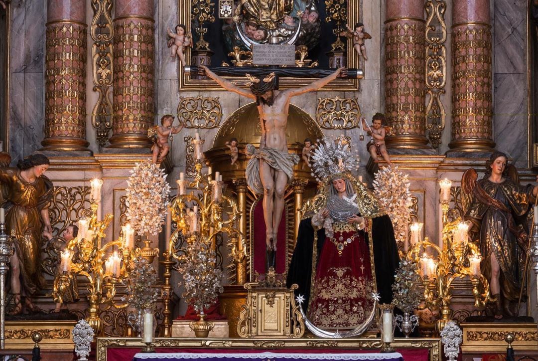 El Cristo de los Desamparados y la Virgen de la Salud en el Convento del Santo Ángel