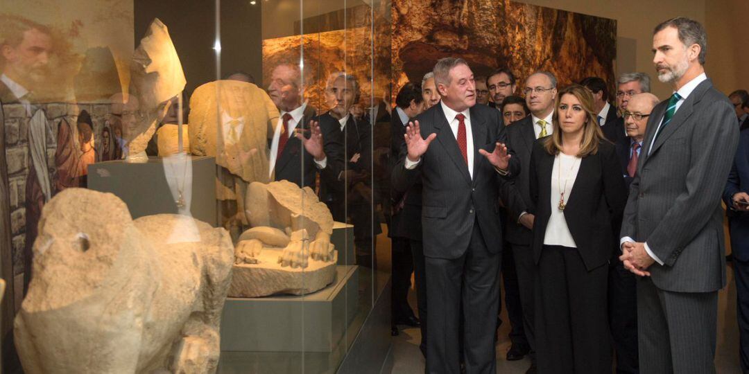 Felipe VI, a la derecha, en su última visita a la capital para la inauguración del Museo Íbero.