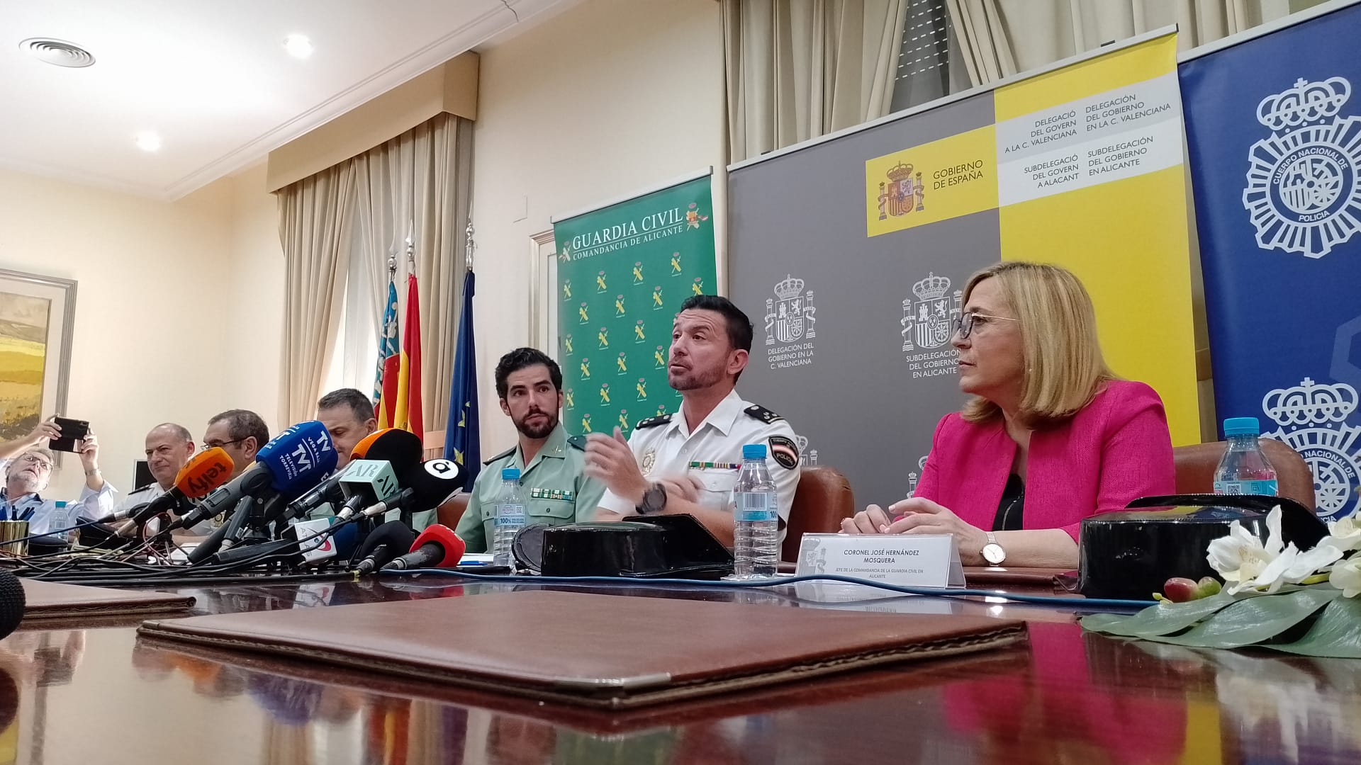 Rueda de prensa conjunta de la Guardia Civil y la Policía Nacional de Alicante tras resolver dos homicidios en La Hoya y Los Montesinos y un intento de homicidio en Torrevieja