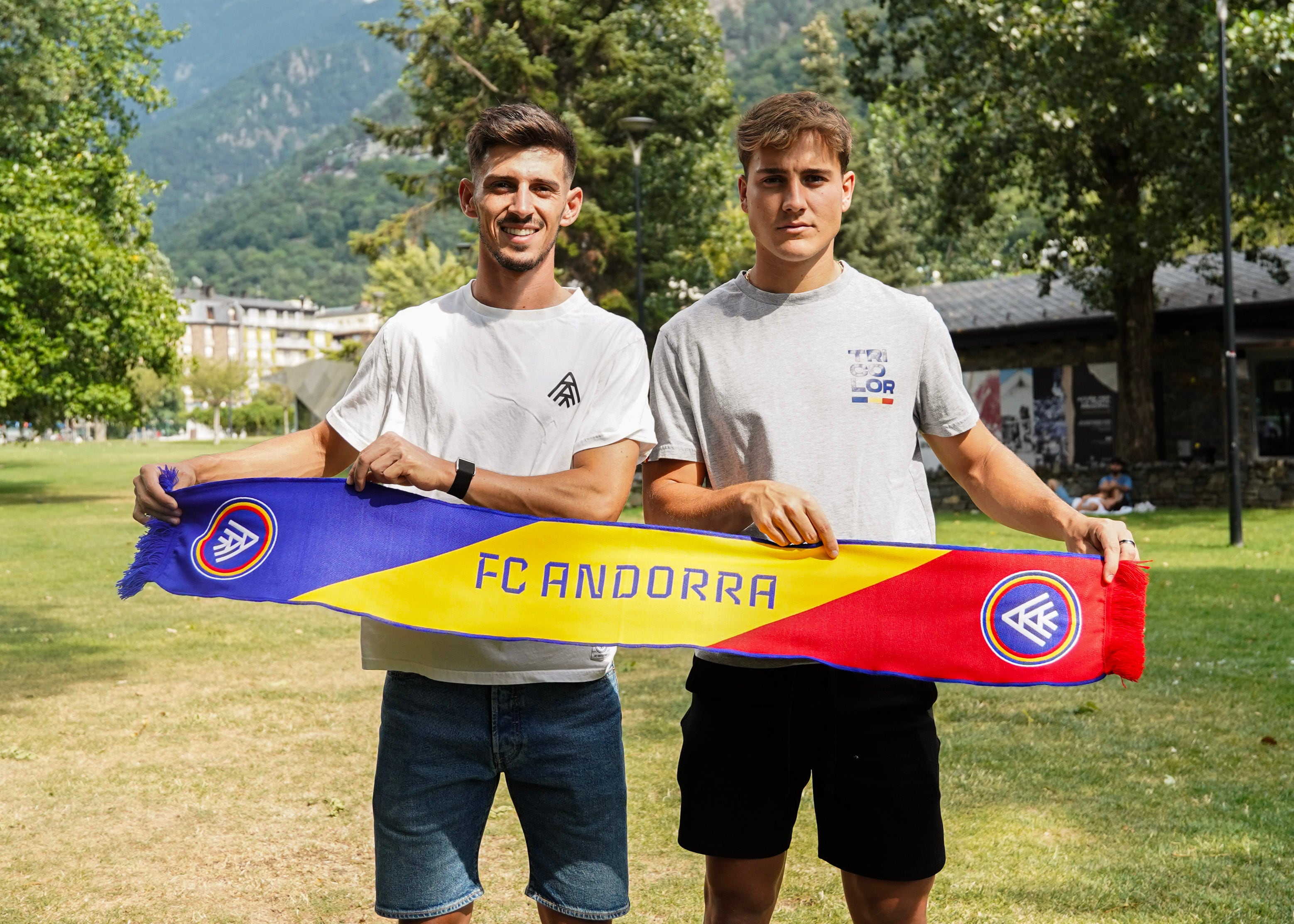 Imanol García de Albéniz i Aitor Uzkudun durant en l'acte de presentació