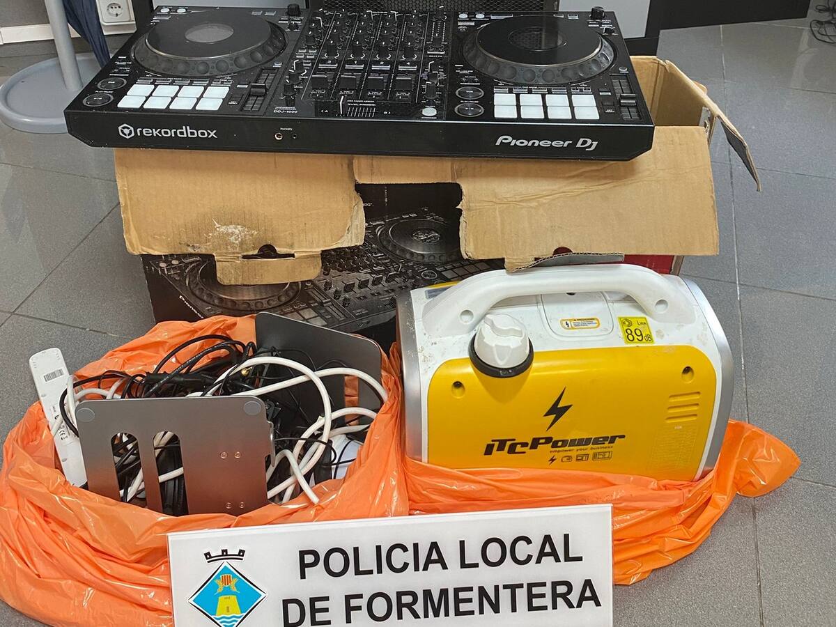 Desmantelan una fiesta en un área protegida de Formentera y denuncian a sus dos organizadores