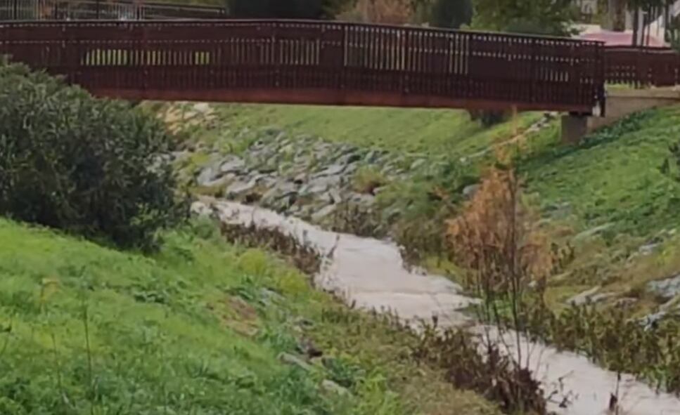 Arrollo de Porzuna en Mairena del Aljarafe tras las últimas lluvias.