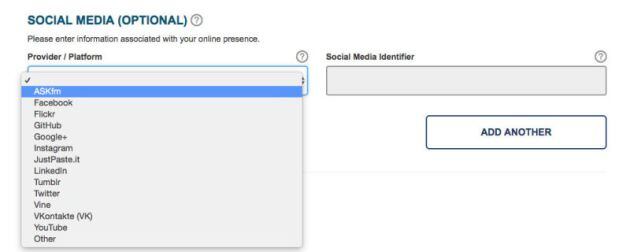 El proceso de solicitud del ESTA te pide tus redes sociales.