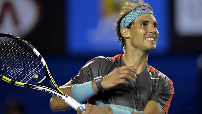 El tenista español Rafa Nadal reacciona al vencer al australiano Thanasi Kokkinakis durante el partido que enfrentó a ambos en el Abierto de Australia