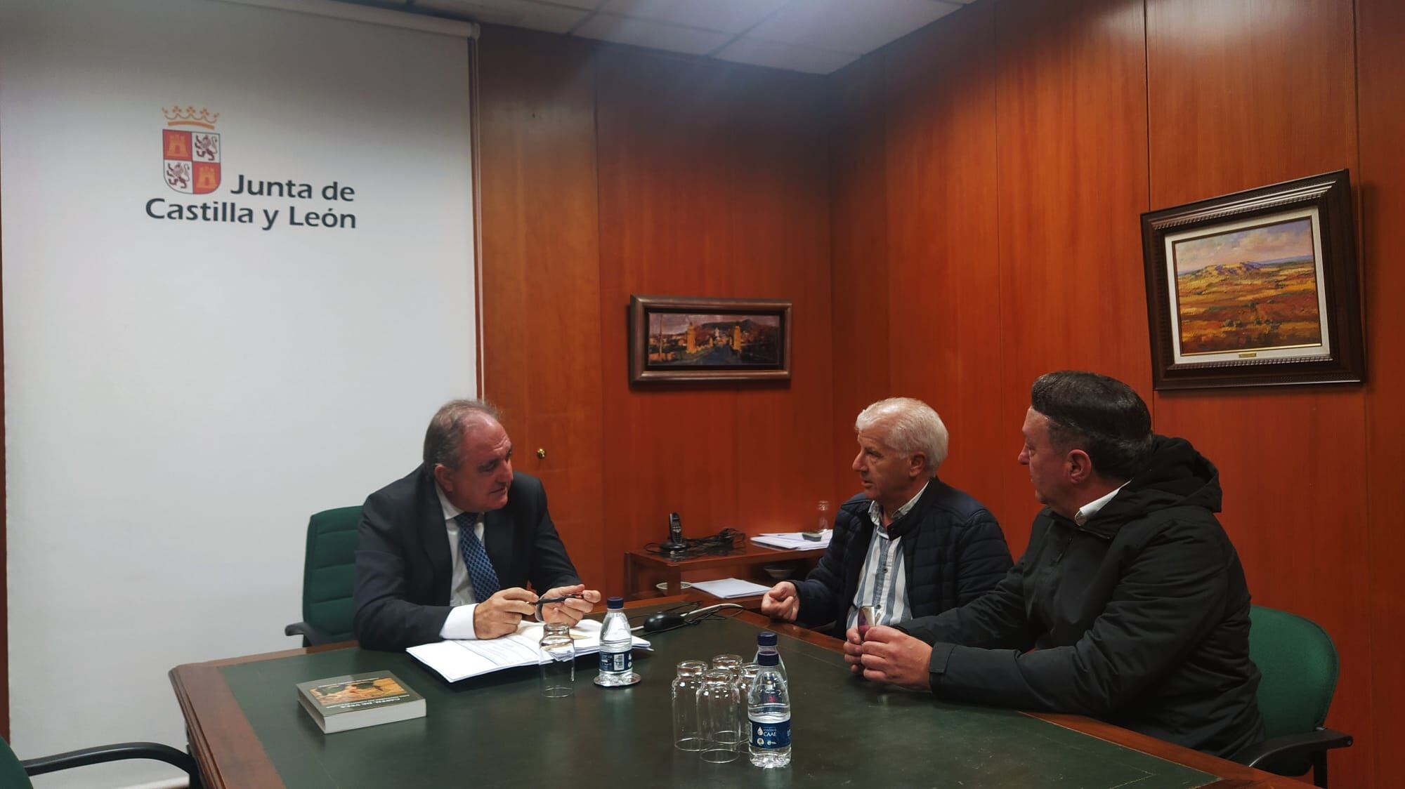 Castil de Vela solicita a la Junta colaboración para transformar un edificio en un centro polivalente