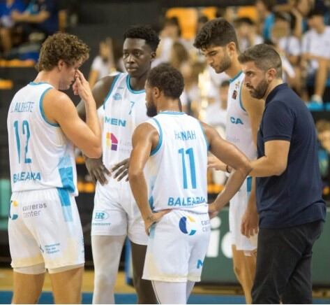 Javi Zamora va haver d'afrontar el partit a Logroño amb un equip que no havia pogut descansar i sense el seu equip de col·laboradors