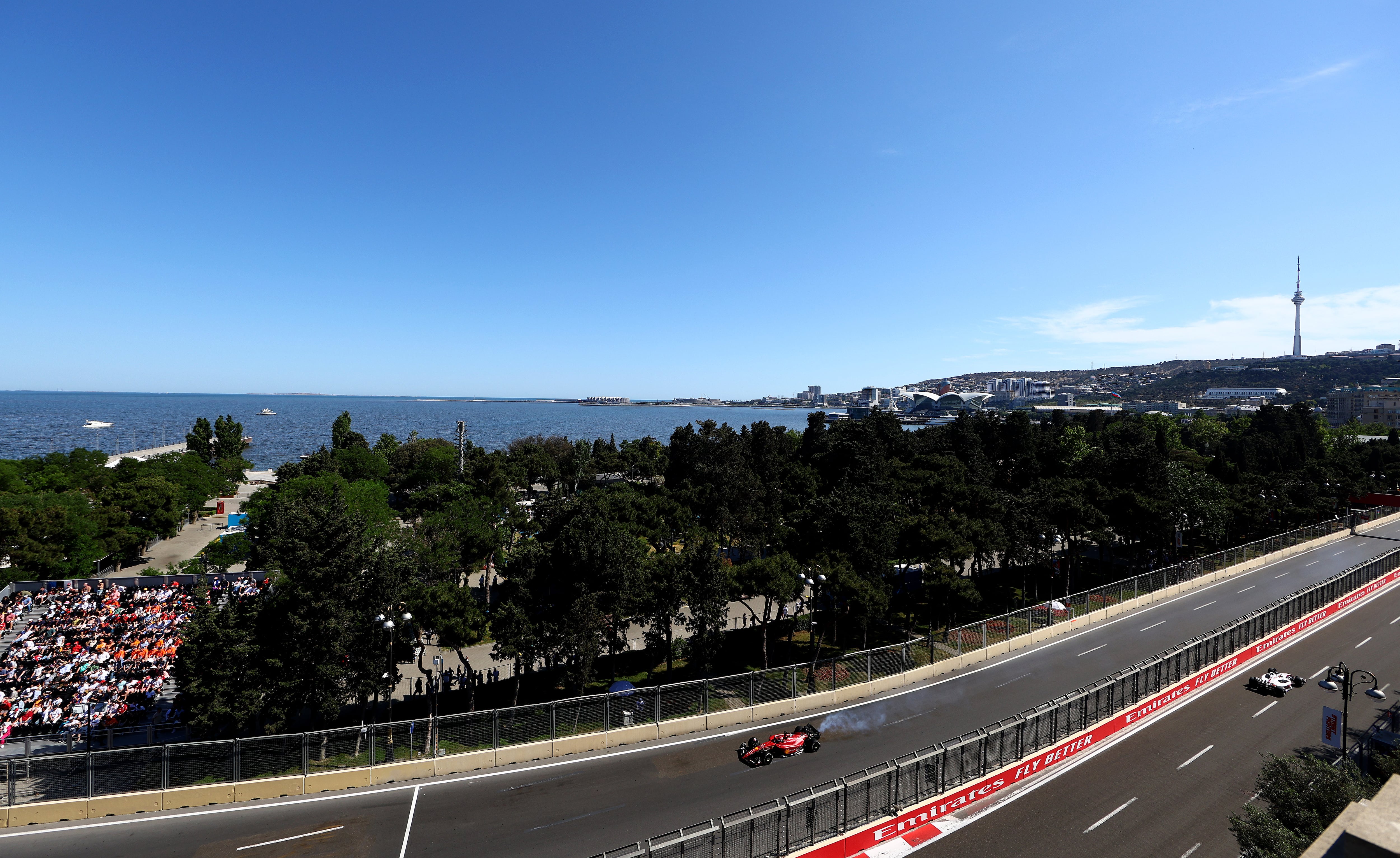 Charles Leclerc, en el momento en el que ha roto motor en el GP de Azerbaiyán