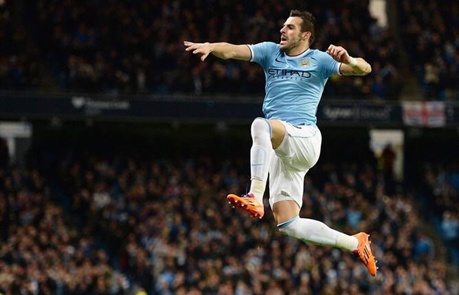 El delantero español Álvaro Negredo celebra un tanto en la victoria de su equipo, el Manchester City, ante el Swansea.