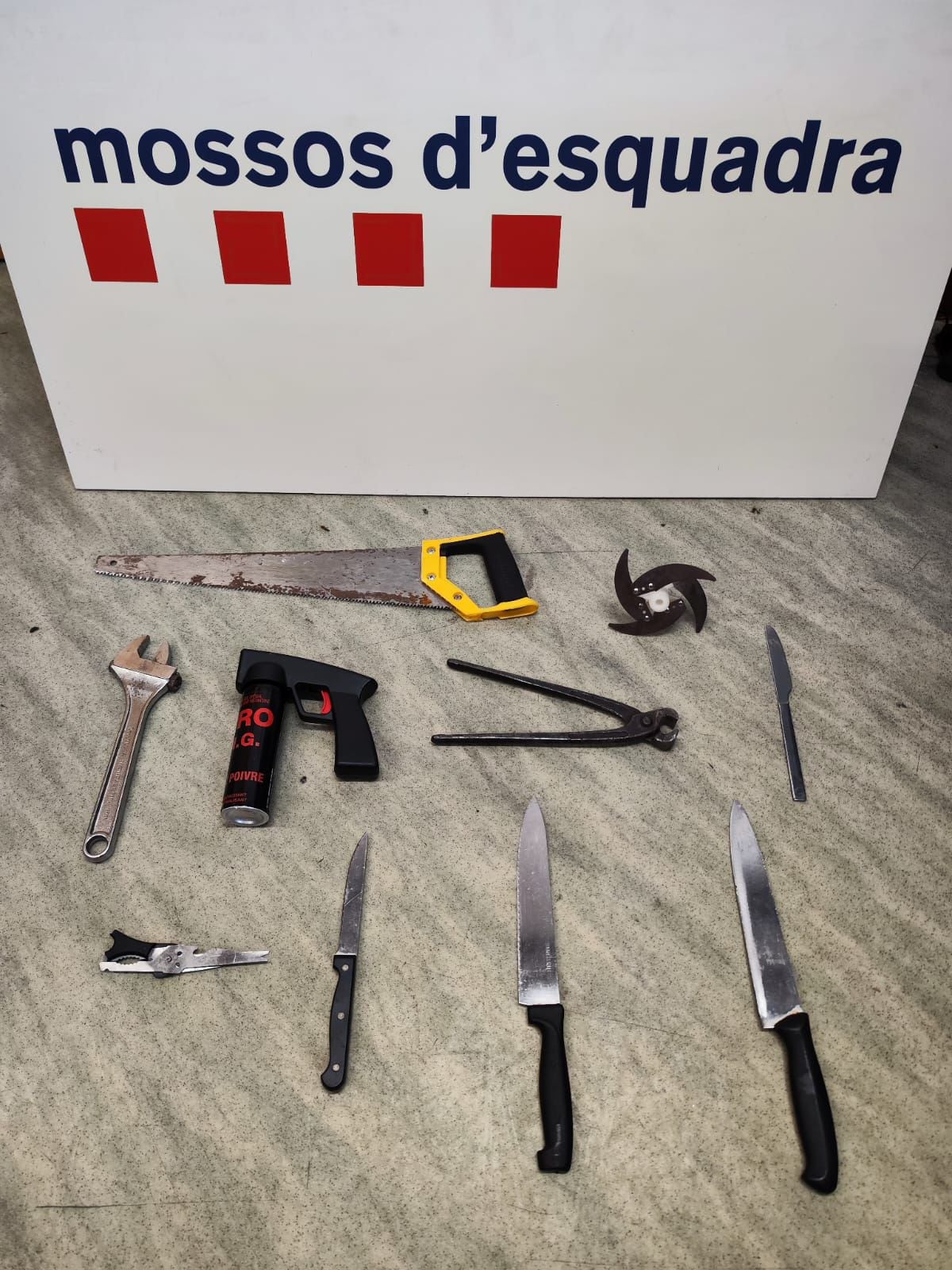 Eines requisades pels Mossos en l'operatiu