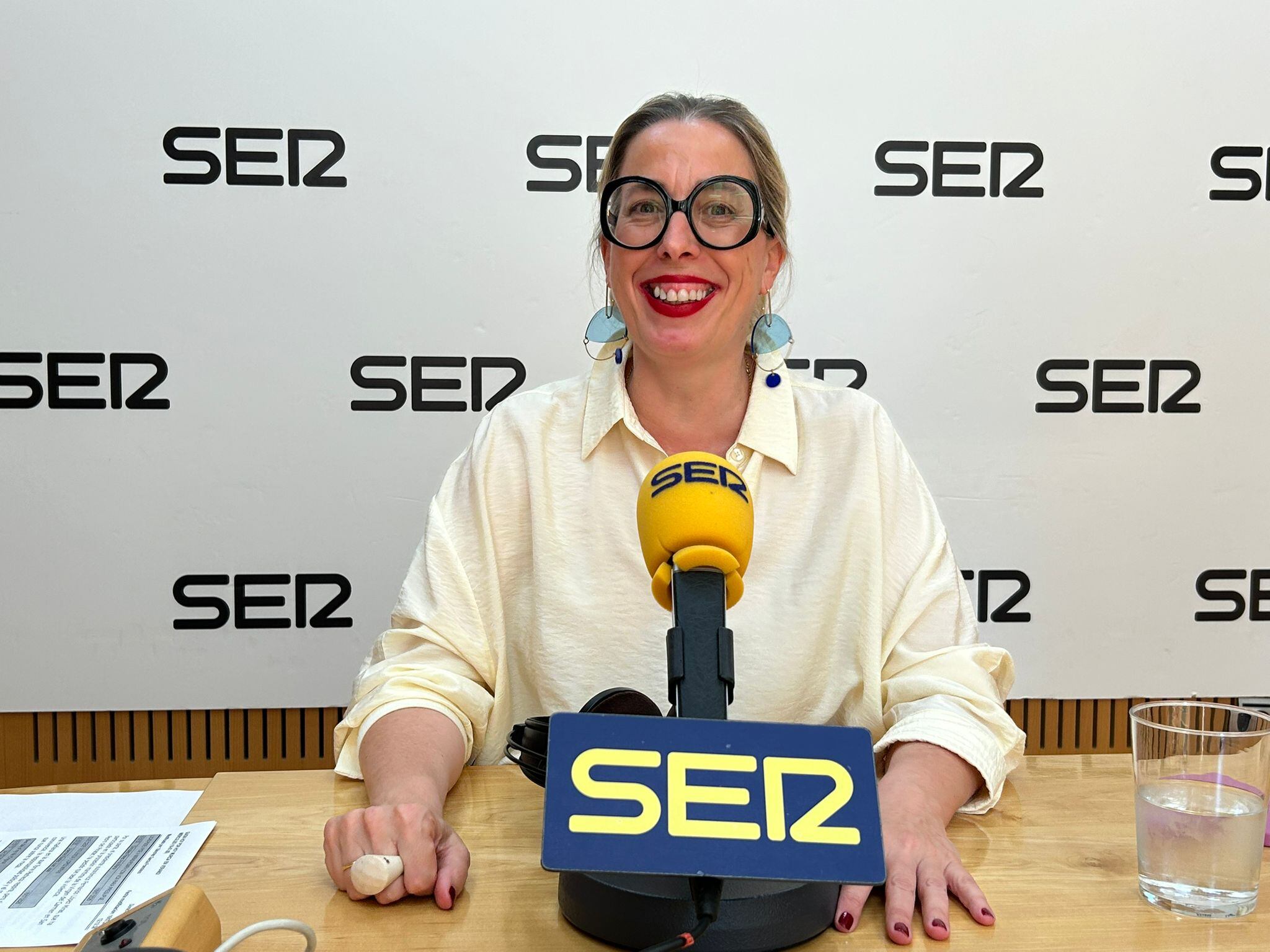 Noelia Ibáñez Pérez durante su visita a los estudios de Radio Murcia para participar en el programa Hoy por hoy como invitada.