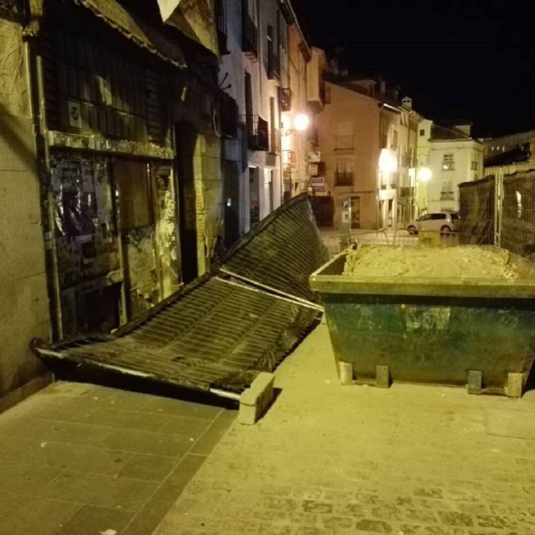 Valla caída frente a la Academia de Artillería