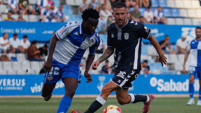 El Eldense suma un punto en su primera salida